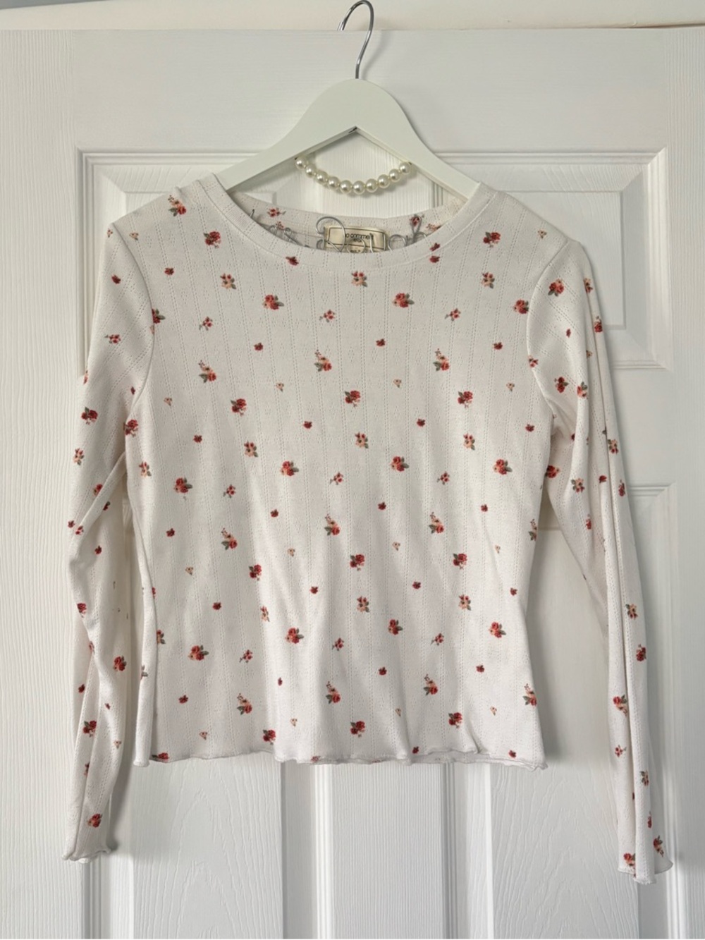 Women’s White Floral Long-Sleeve Ribbed Top